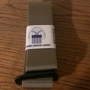 NWT Men’s Belt (Size 46)